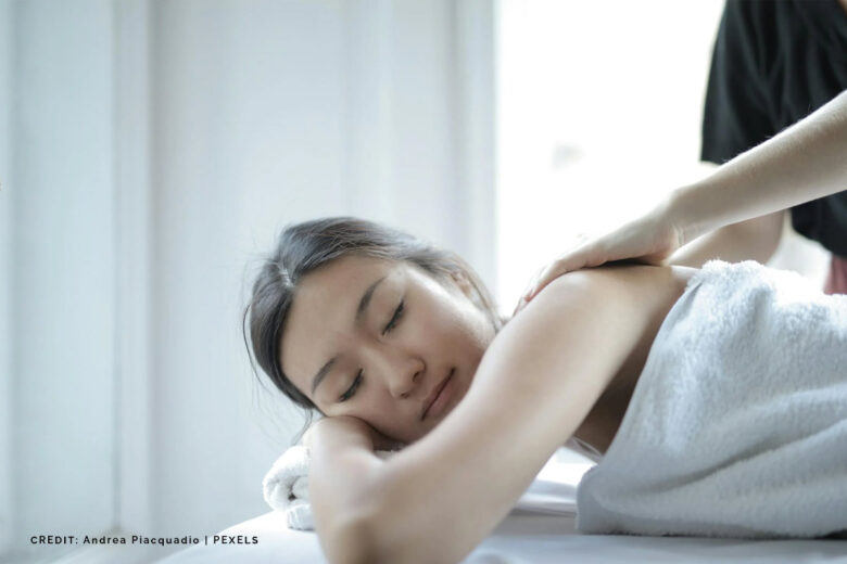Massage-Guns-vs-Professional-Massage-Therapy-Do-They-Compare