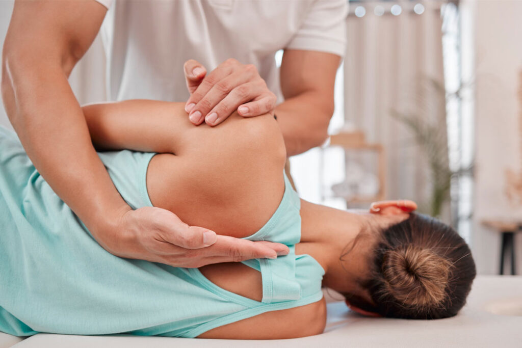 Signs-You-Should-See-a-Chiropractor